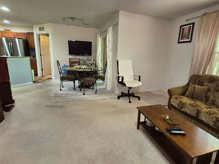 4600 E Moody Blvd #8M — Photo 4