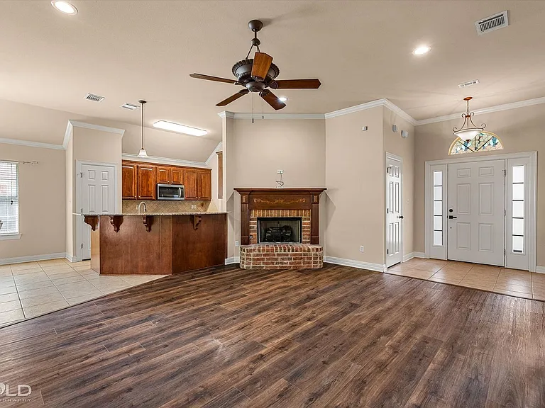 126 Satinwood Cir — Photo 9