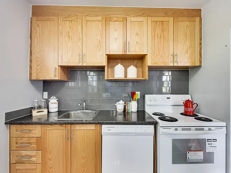 46 Foxden Rd #3 — Photo 45