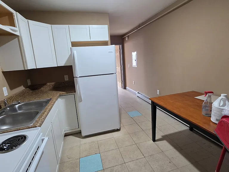 16 Lake St #5 — Photo 2