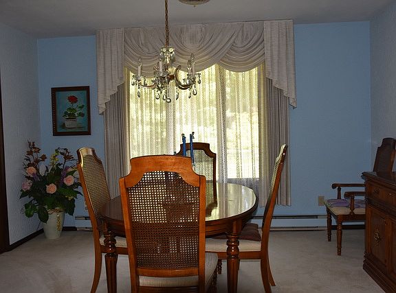 4th image of 520 Fairlane Dr