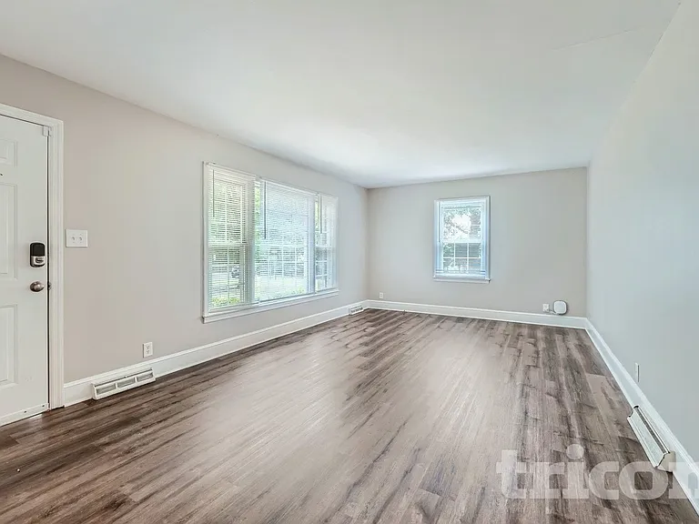 1406 Virginia Ave — Photo 3