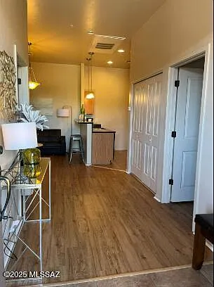 2 bed, 2.0 bath, 720 sqft, $1,750 — Photo 2