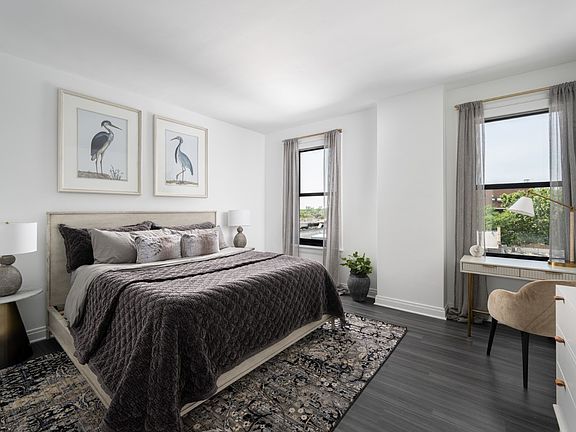 Spacious bedroom at The Belden Stratford in Chicago