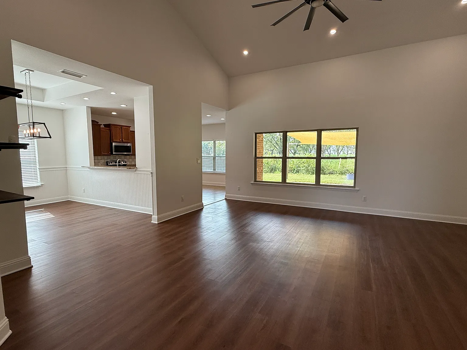 Available Now! 3 Bedroom / 2 Bath In Daphne! — Photo 4