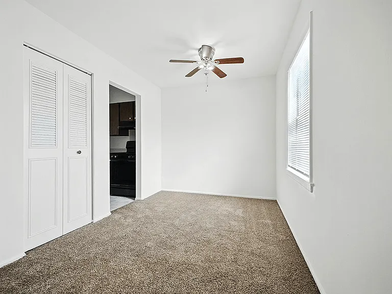 Ashton Pointe — Photo 3