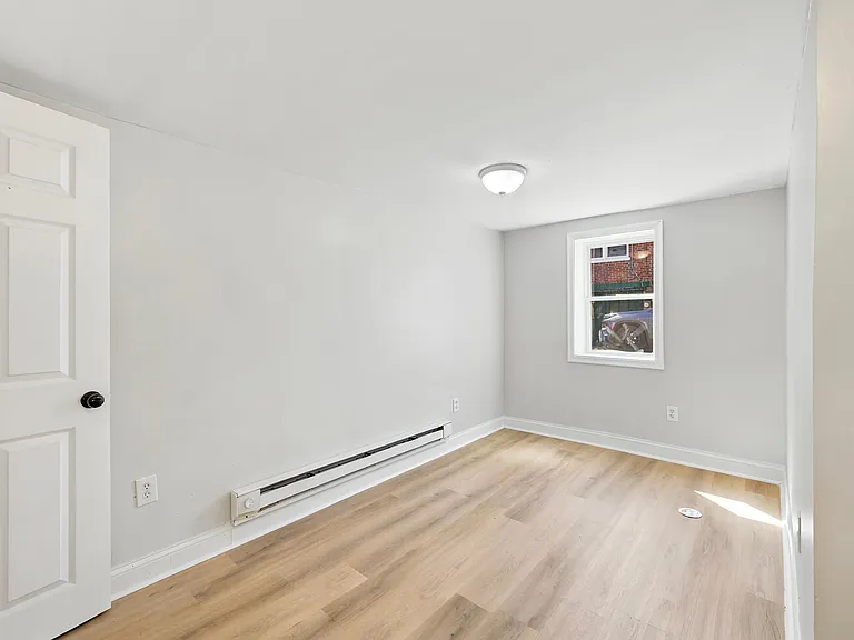 1873 E Tulpehocken St #L — Photo 10