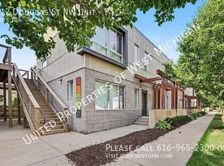 612 Douglas St NW UNIT F, Grand Rapids, MI 49504