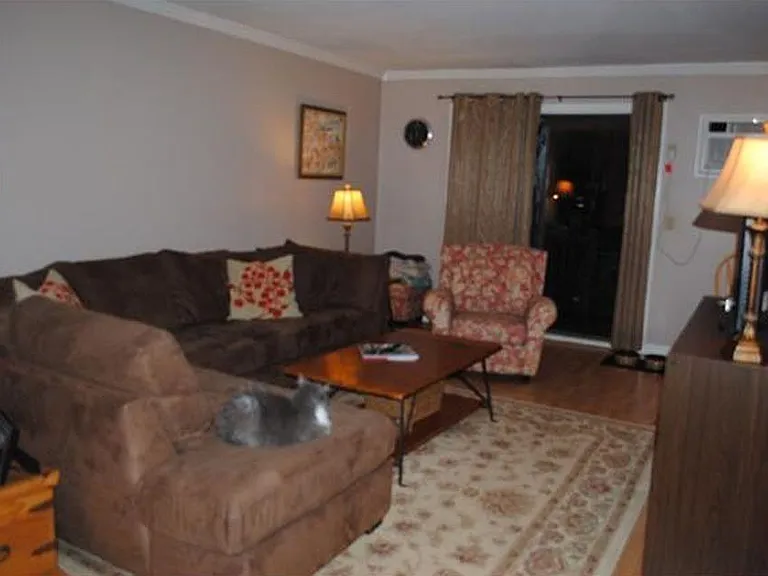 101 South St #8 — Photo 4