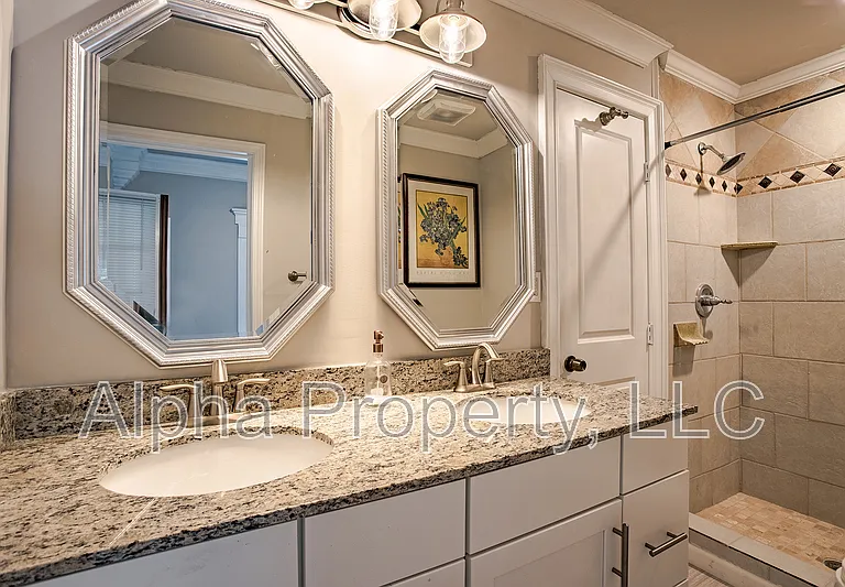 114 Edwards St — Photo 9