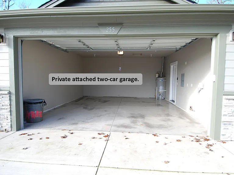 255 NW Douglas St — Photo 3