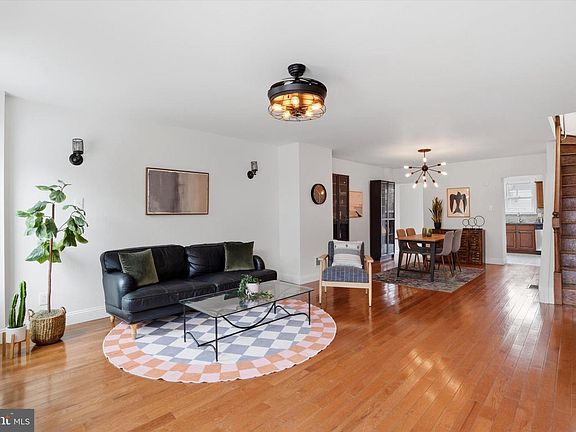 2nd image of 4534 Ritchie St