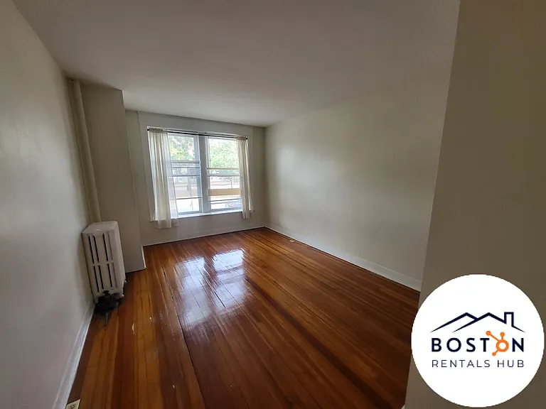 1148 Commonwealth Ave #18 — Photo 2