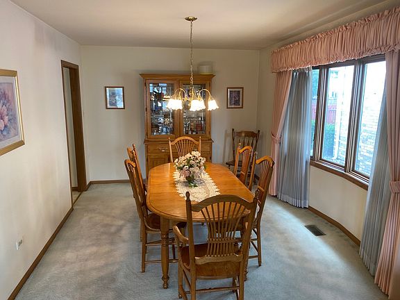 3rd image of 10809 Georgia Ln