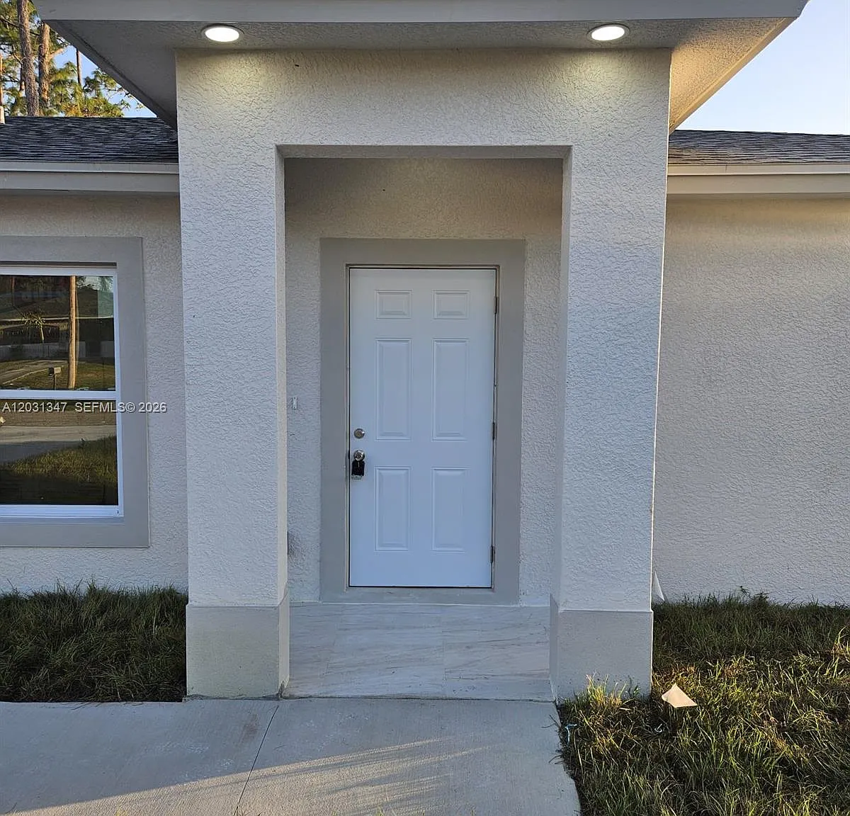 3 bed, 2.0 bath, 1058 sqft, $1,550 — Photo 2
