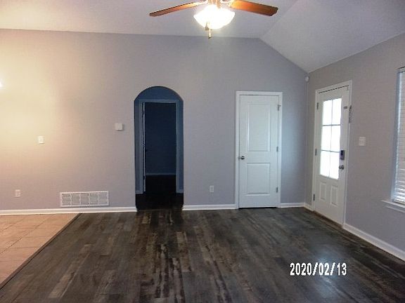 3rd image of 854 Boulevard Orleans St