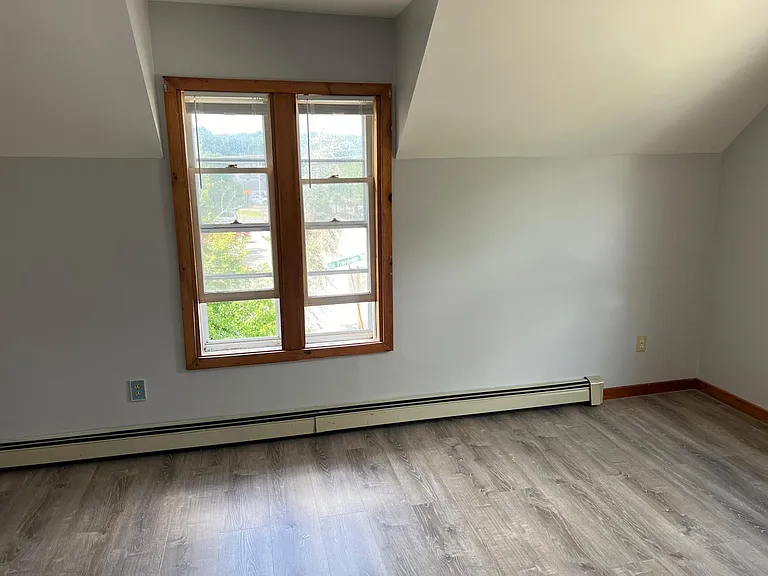8 Boston Rd #2R — Photo 7