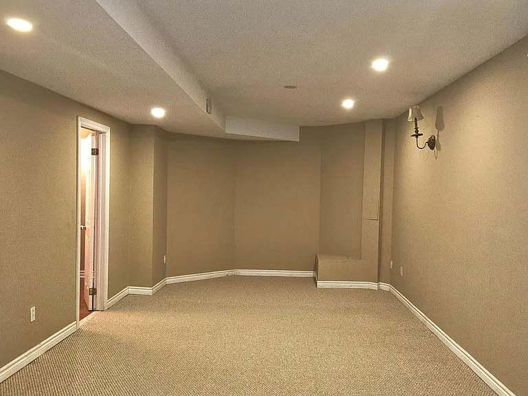 2257 Manor Hill Dr #BASEMENT — Photo 15