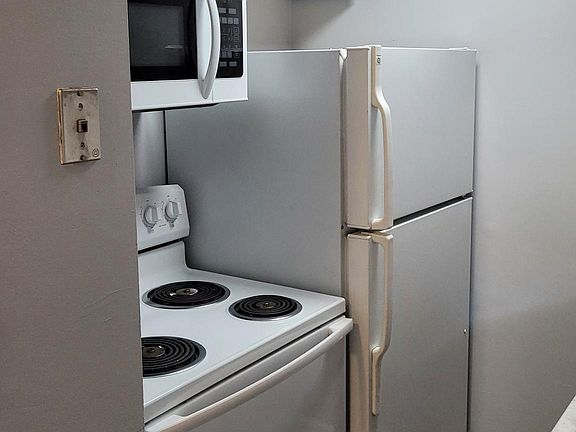 3rd image of 1721 Beacon St #3