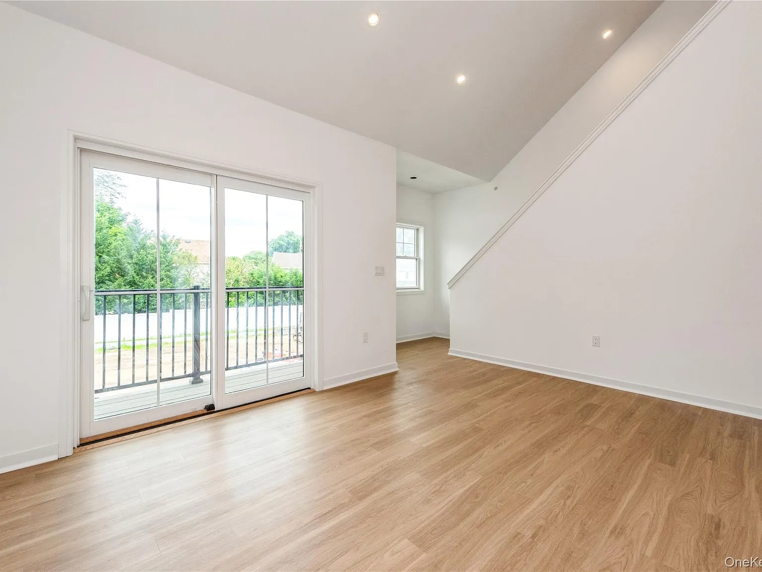 2 bed, 1.5 bath, 1062 sqft, $3,889 — Photo 2
