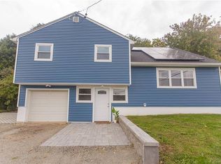 17 Riverview Dr, Fishkill, NY 12524