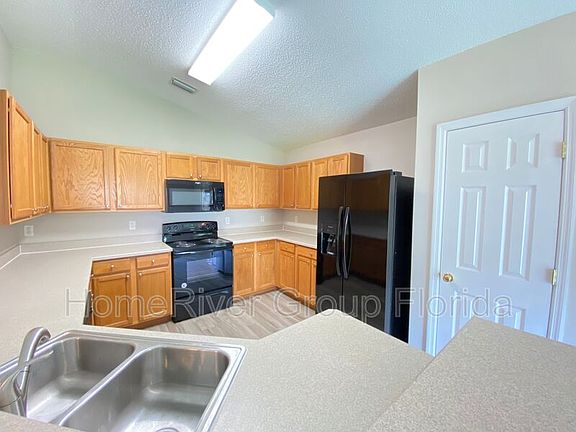 3rd image of 1378 Summit Oaks Dr W