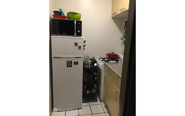 Rented by Douglas Elliman | media 22