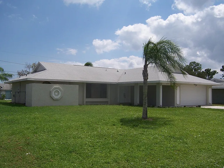 2163 SE Shelter Dr — Photo 3