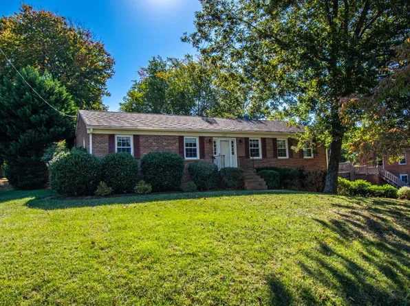 204 Hook Dr, Lynchburg, VA 24502