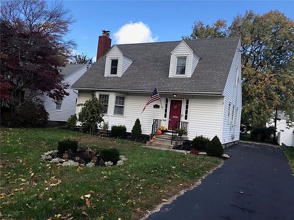 3rd image of 132 Hedgegarth Dr