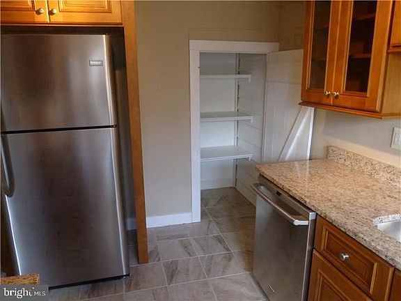 3rd image of 12 E Jefferson St #14