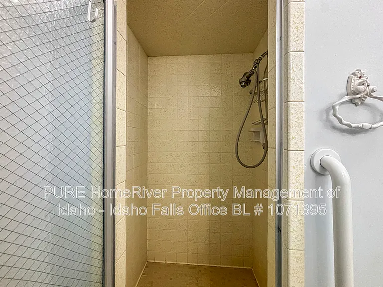1830 Balboa Dr #K — Photo 11
