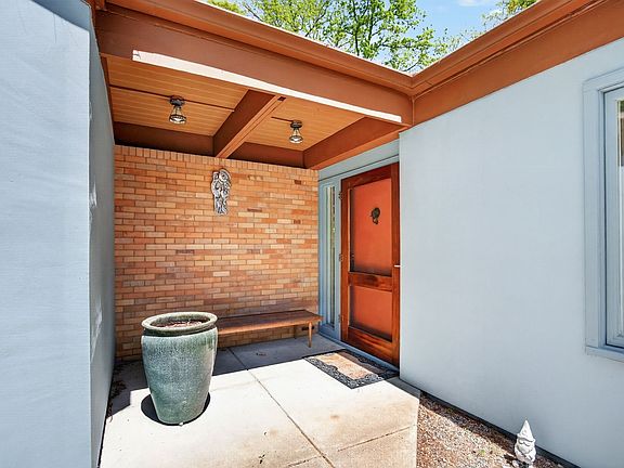2nd image of 2841 Gilmore Ave