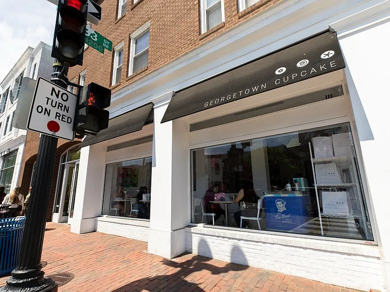 Georgetown Cupcake store near Kew Gardens