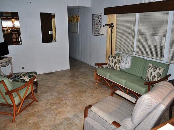 5th image of 2435 Heron Dr