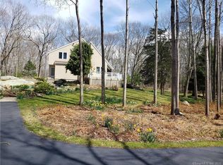 33 Pepperbox Rd, Waterford, CT 06385