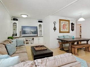 37 Nottingham Rd, Westlake Village, CA 91361