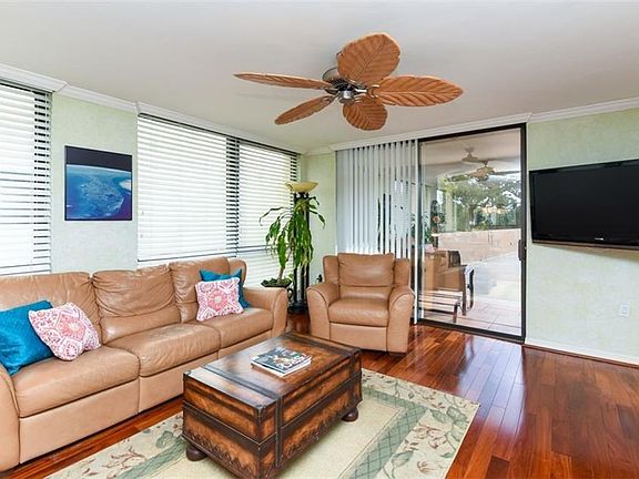 3rd image of 707 S Gulfstream Ave Unit 202