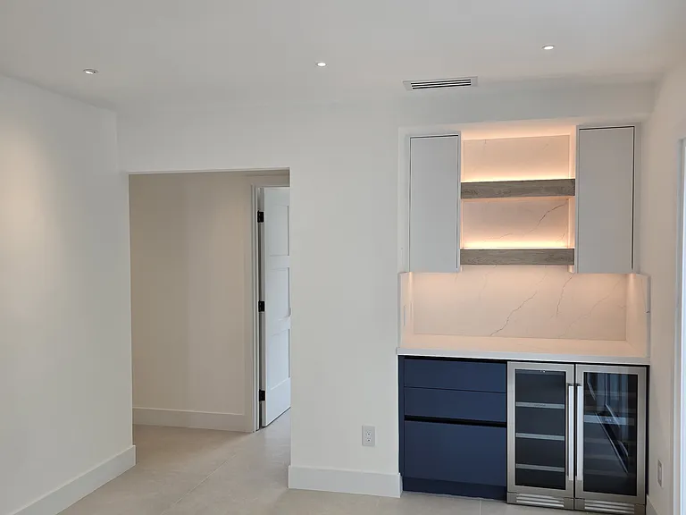 Kitchen/Dining/bar