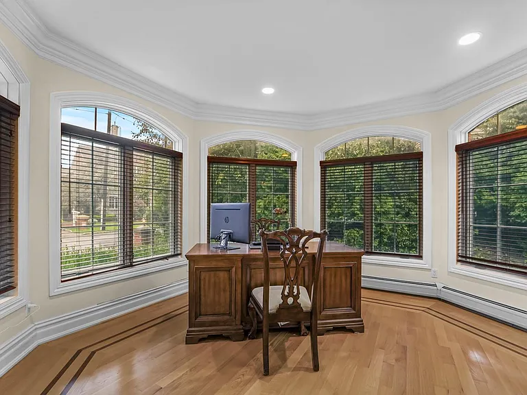1 Euclid Rd — Photo 19