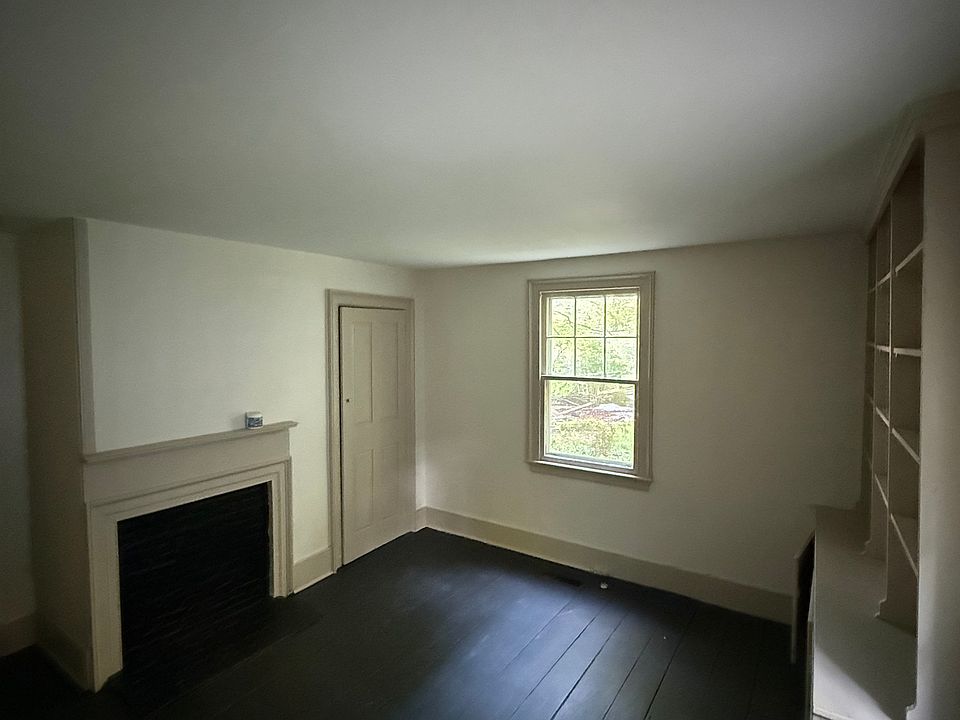 1st image of 10 Chance Pond Rd #2