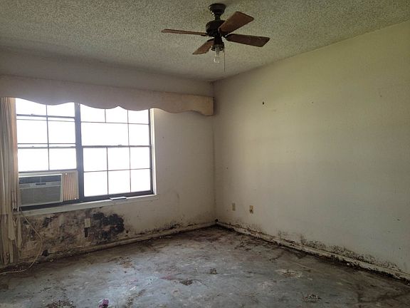 3rd image of 901 7th St