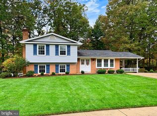 8227 Smithfield Ave, Springfield, VA 22152