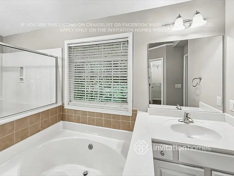 8920 Watersedge Ct — Photo 13