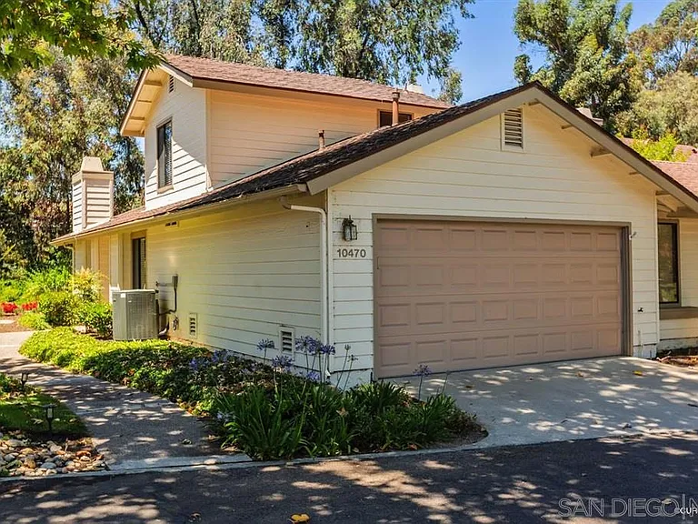 10470 Ridgewater Ln — Photo 3
