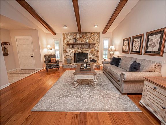 4th image of 1020 Burrisridge Dr