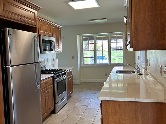 3rd image of 3101 Locust Ave #1
