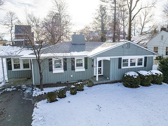 3rd image of 1610 Morrison Dr