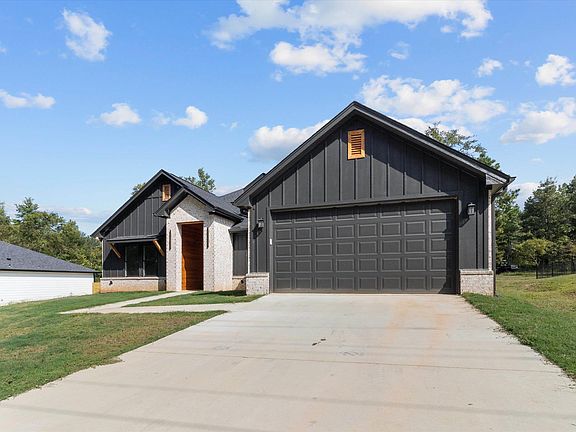 2nd image of 478 Caroline Ln