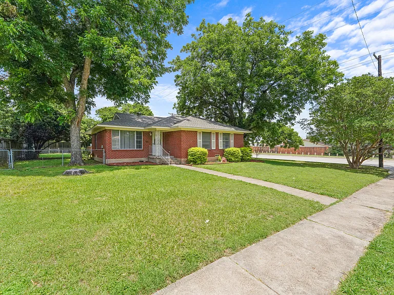 2829 Tolosa Dr — Photo 13